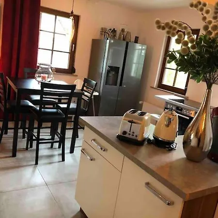 Willkommen Im Casa Felice, Der Wohlfuehl Oase Mit Balkon, 4 Betten Und Homeoffice Platz Apartment *