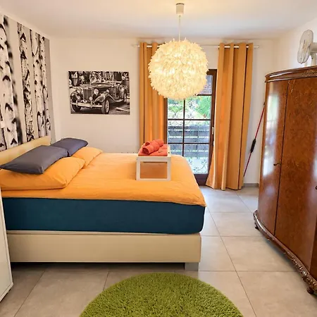 Ruhiges Business Mit Balkon & Homeoffice - Naehe Sindelfingen Apartamento